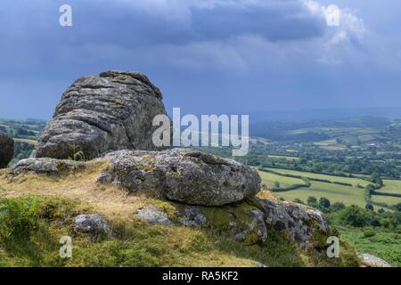 Thunderclouds, Bonehill rocce, Dartmoor NP, Widecombe-nel-Moor, Inghilterra, Gran Bretagna Foto Stock