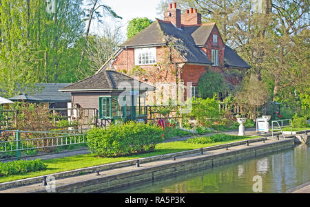 Sonning Lock, il fiume Tamigi, Berkshire Foto Stock