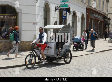 Ciclo del pedale taxi a Vienna, in Austria Foto Stock