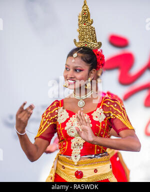 La ballerina SriLankan dell'Hillwood College Dance Troupe si esibirà al festival Maskdance tenutosi ad Andong nella Corea del Sud Foto Stock