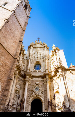 Le porte di ferro della Cattedrale di Saint Mary o Cattedrale di Valencia a Valencia, Spagna Foto Stock