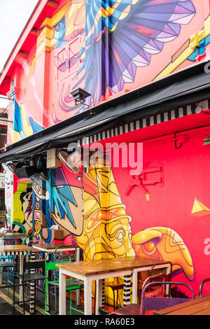 Singapore - 22 dicembre 2018: Haji lane pitture murali. Questo è in Kampong Glam zona Foto Stock