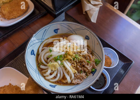 Giapponese udon tagliatelle con carne - Immagine Foto Stock