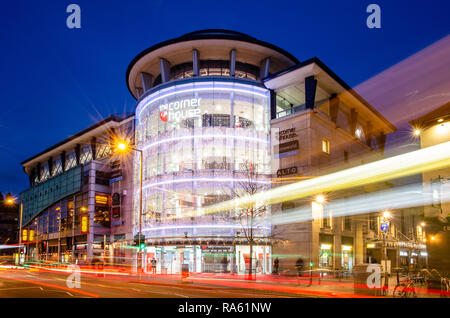 Lunga esposizione della Nottingham edificio Cornerhouse Foto Stock