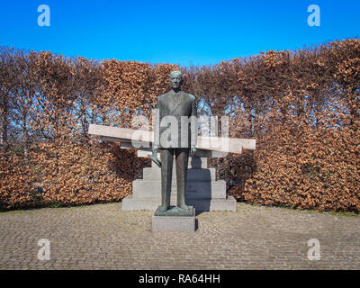 COPENHAGEN, Danimarca-aprile 11, 2016: Monumento a Federico IX da Knud Nellemose Foto Stock