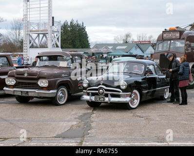 Weybridge, Surrey, Regno Unito. Il 1 di gennaio 2019. Brooklands Museum New Years Day Classic car la raccolta. Posizione strada Brooklands Weybridge Surrey UK. 01/01/2019: Credito Martyn Goddard/Alamy Live News Foto Stock