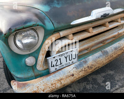 Weybridge, Surrey, Regno Unito. Il 1 di gennaio 2019. Brooklands Museum New Years Day Classic car la raccolta. Posizione strada Brooklands Weybridge Surrey UK. 01/01/2019: Credito Martyn Goddard/Alamy Live News Foto Stock