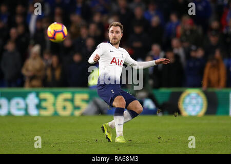 Cardiff, Galles, UK. Il 1 di gennaio 2019. Christian Eriksen del Tottenham Hotspur in azione. Premier League, Cardiff City v Tottenham Hotspur a Cardiff City Stadium il giorno di nuovi anni martedì 1 gennaio 2019. Questa immagine può essere utilizzata solo per scopi editoriali. Solo uso editoriale, è richiesta una licenza per uso commerciale. Nessun uso in scommesse, giochi o un singolo giocatore/club/league pubblicazioni. pic da Andrew Orchard/Andrew Orchard fotografia sportiva/Alamy Live news Foto Stock