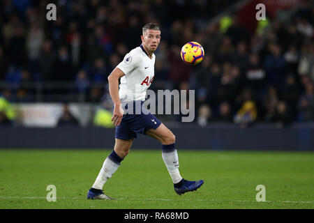 Cardiff, Galles, UK. Il 1 di gennaio 2019. Toby Alderweireld del Tottenham Hotspur in azione. Premier League, Cardiff City v Tottenham Hotspur a Cardiff City Stadium il giorno di nuovi anni martedì 1 gennaio 2019. Questa immagine può essere utilizzata solo per scopi editoriali. Solo uso editoriale, è richiesta una licenza per uso commerciale. Nessun uso in scommesse, giochi o un singolo giocatore/club/league pubblicazioni. pic da Andrew Orchard/Andrew Orchard fotografia sportiva/Alamy Live news Foto Stock