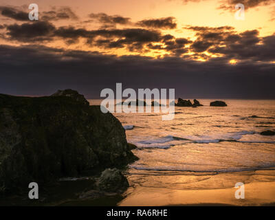 Bandon spiaggia al tramonto dalla faccia Rock Punto Panoramico, Pacific Coast, Oregon, Stati Uniti d'America. Foto Stock