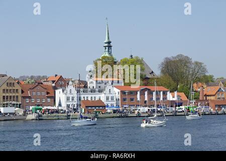 Townscape, Kappeln, Ostseefjord Schlei, una stretta insenatura del mar Baltico, Schleswig-Holstein, Germania Foto Stock