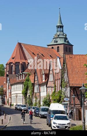 Michaeliskirche o Chiesa di St. Michael, Auf dem Meere square, Lüneburg, Bassa Sassonia, Germania Foto Stock