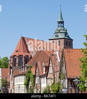 Michaeliskirche o Chiesa di St. Michael, Auf dem Meere square, Lüneburg, Bassa Sassonia, Germania Foto Stock