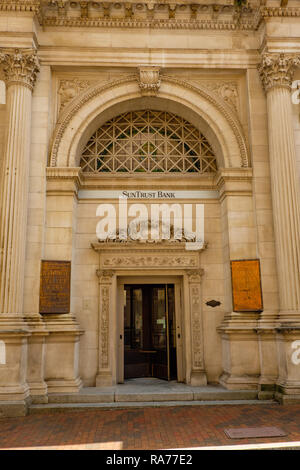 Sun Trust Bank, Nazionale Valley Bank Building, 12-14 West Regent Street, Staunton, Virginia Foto Stock