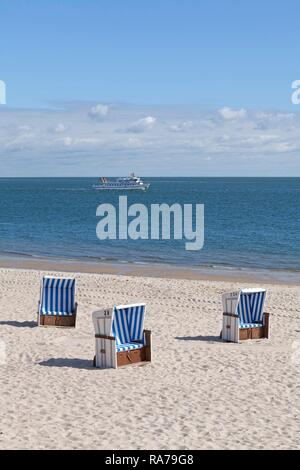 Sedie a sdraio sulla spiaggia, Hörnum, Sylt, Schleswig-Holstein, Germania Foto Stock