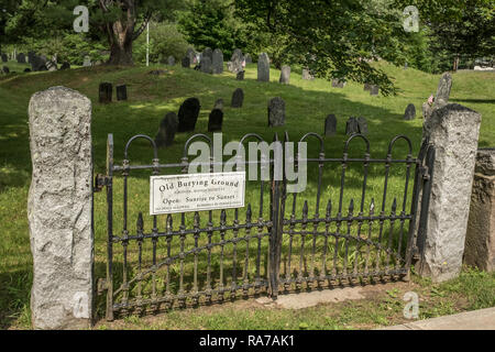 Il Vecchio terreno di seppellimento a Groton, MA Foto Stock