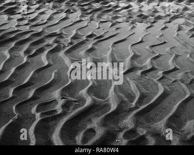 Sabbia Ridge Patterns, Allonby Bay, Solway Firth AONB, Cumbria, Regno Unito Foto Stock