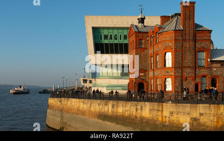 Museo di Liverpool, Pier Head, Liverpool, sul fiume Mersey. Immagine presa in ottobre 2018. Foto Stock