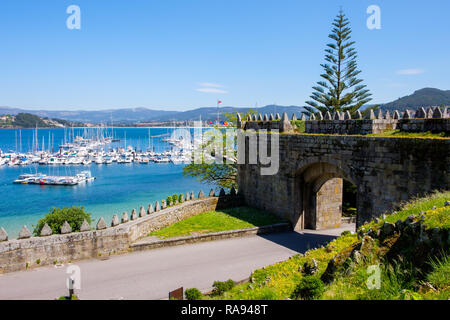 Baiona, Espanha - 03 Maggio 2018 : Porta di Felipe IV Monte do Boi Fortaleza, Pontevedra, Espanha Foto Stock