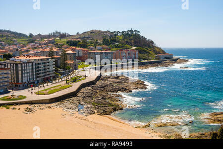 Baiona, Espanha - 03 Maggio 2018 : dalla rocca si ha una bella vista panoramica della spiaggia di Concheira, Pontevedra, Espanha Foto Stock