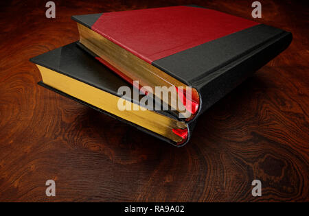 Ben legato hard cover libri, libri o riviste Foto Stock