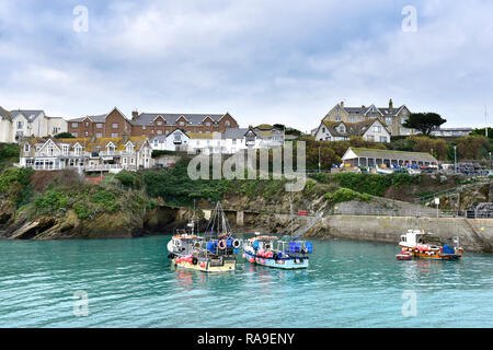 Barche da pesca ormeggiate nel porto di Newquay Harbour a Newquay in Cornovaglia. Foto Stock