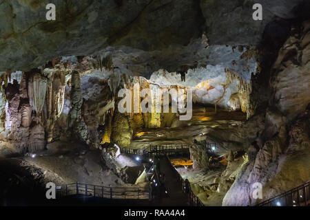 Thien Duong grotta (Paradiso) grotta nel Parco Nazionale di Phong Nha-Ke Bang, Phong Nha, Vietnam Asia Foto Stock