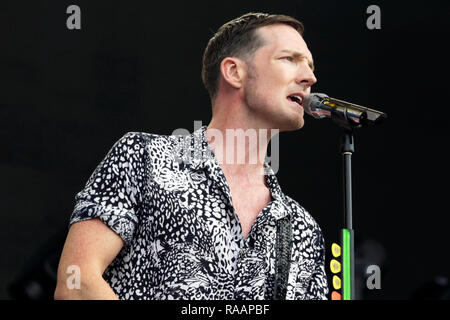 Dan Gillespie vende il sentimento esegue sul palco come Barclaycard presente British Summer Time Hyde Park a Hyde Park il 13 luglio 2018. Foto Stock