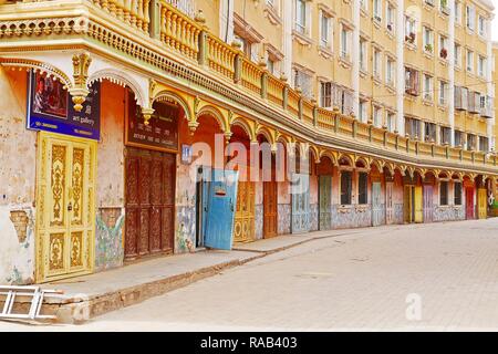 Un colorato vivace design esterno dell edificio ristrutturato nel cuore di Kashgar old town, il Xinjiang Uyghur Regione autonoma, Cina. Foto Stock