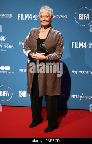 Il British Independent Film Awards 2018 detenuti presso Old Billingsgate - Arrivi con: Dame Judi Dench dove: Londra, Regno Unito quando: 02 Dic 2018 Credit: Mario Mitsis/WENN.com Foto Stock