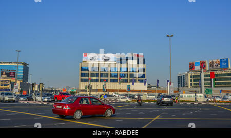Dubai, Emirati Arabi Uniti - dic 9 2018. Street in Dubai, UAE. Dubai è una città globale e business hub del Medio Oriente. Foto Stock