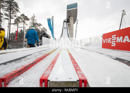 Innsbruck, Austria. 03 gen 2019. Sci nordico/ski jumping World Cup, torneo delle quattro colline, grandi colline, uomini, qualifica. Una vista del inrun via del salto con gli sci. Credito: Daniel Karmann/dpa/Alamy Live News Foto Stock