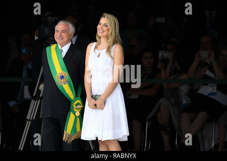 DF - Brasilia - 01/01/2019 - Jair Bolsonaro's inaugurazione come Presidente della Repubblica - Michel Temer, ex presidente della repubblica accompagnato da sua moglie Marcela Temer durante una cerimonia di inaugurazione presso il Palacio do Planalto Martedì, 1 gennaio 2019 a Brasilia. Foto: Mateus Bonomi / AGIF Foto Stock