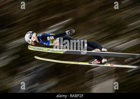 Innsbruck, Austria. 03 gen 2019. Sci nordico/ski jumping World Cup, torneo delle quattro colline, grandi colline, uomini, qualifica. Vladimir Zografski provenienti dalla Bulgaria in azione . Credito: Daniel Karmann/dpa/Alamy Live News Foto Stock