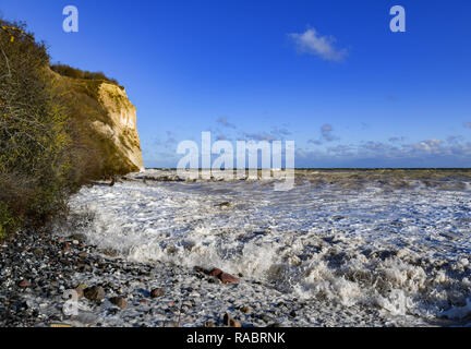 Vitt, Germania. 02Jan, 2019. La ripida costa a Cape Arkona non lontano dal piccolo villaggio di pescatori di Vitt. Credito: Patrick Pleul/dpa-Zentralbild/ZB/dpa/Alamy Live News Foto Stock