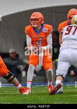 Dallas, TX, Stati Uniti d'America. Il 26 dicembre, 2018. Boise State quarterback, Brett Rypien (4) in azione a NCAA Football primi responder Bowl gioco tra il Boise State Broncos e il Boston College Eagles al Cotton Bowl di Dallas, TX. (Assoluta fotografo completo & Company Credit: Joe Calomeni/MarinMedia.org/Cal Sport Media) Credito: csm/Alamy Live News Foto Stock