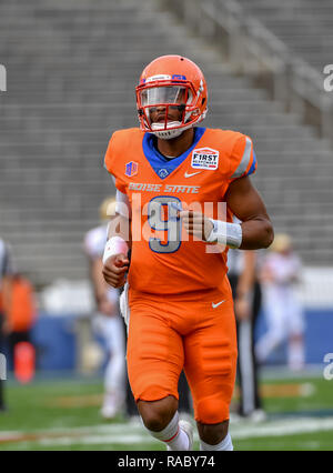 Dallas, TX, Stati Uniti d'America. Il 26 dicembre, 2018. Boise State quarterback, Jaylon Henderson (9), presso il NCAA Football primi responder Bowl gioco tra il Boise State Broncos e il Boston College Eagles al Cotton Bowl di Dallas, TX. (Assoluta fotografo completo & Company Credit: Joe Calomeni/MarinMedia.org/Cal Sport Media) Credito: csm/Alamy Live News Foto Stock