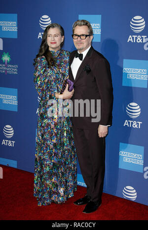 Palm Springs, California, Stati Uniti d'America. 3 gennaio, 2019. Gary Oldman, Gisele Schmidt assiste il trentesimo annuale di Palm Springs International Film Festival Film Awards Gala a Palm Springs Convention Center il 3 gennaio 2019 in Palm Springs, California. Foto: imageSPACE/MediaPunch Credito: MediaPunch Inc/Alamy Live News Foto Stock