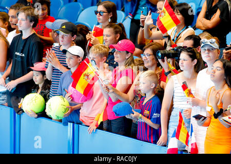 RAC Arena, Perth, Australia. 4 gennaio, 2019. Hopman Cup Tennis, sponsorizzato da Mastercard; Ventilatori attendere Garbine Muguruza del Team di Spagna a firmare autografi Credito: Azione Sport Plus/Alamy Live News Foto Stock