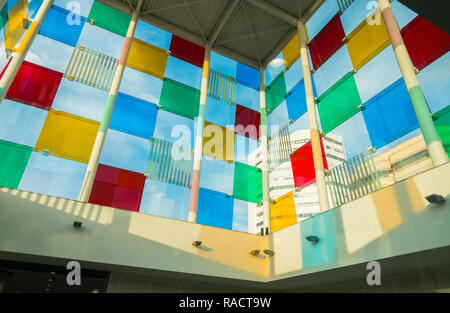 Interno del Centre Pompidou Malaga, il centro Pompidou, il cubo, Pop up museum, Malaga, Andalusia, Spagna. Foto Stock