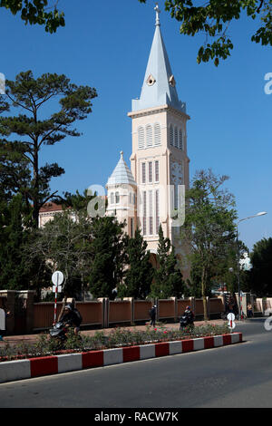 La Cattedrale di San Nicola, Dalat, Vietnam, Indocina, Asia sud-orientale, Asia Foto Stock