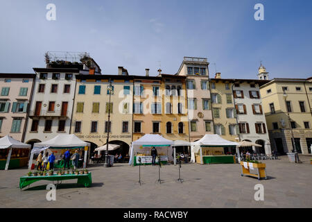 Piazza Matteotti (Piazza San Giacomo) (Piazza delle Erbe), Udine, Friuli Venezia Giulia, Italia, Europa Foto Stock