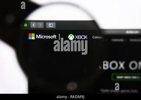 Los Angeles, California, Stati Uniti d'America - 27 dicembre 2018: Microsoft Xbox website homepage. Microsoft logo Xbox visibile sullo schermo Foto Stock