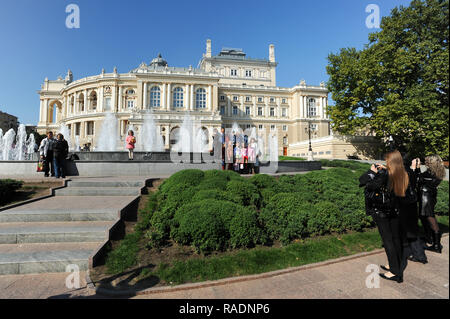 Stile Neo-barocco Opera e Balletto costruito 1884 1887 progettato da Ferdinand Fellner e Hermann Helmer su Richelieu Street a Odessa, Ucraina. Foto Stock