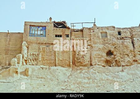 L autentico Kashgar Old Town street view demolito prima della ristrutturazione da il governo cinese per il nuovo sviluppo urbano, Xinjiang, Cina. Foto Stock