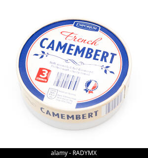 Francese di formaggio Camembert isolato su un bianco di sfondo per studio. Foto Stock