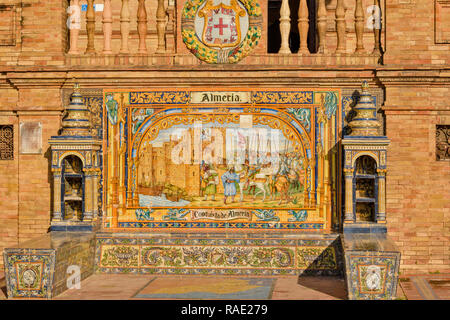 PALACIO ESPANOL NEL PARQUE DE MARIA LUISA siviglia spagna un banco di piastrelle che rappresentano la provincia Almeria Foto Stock