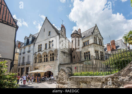 Proprietà in tour (mid-west Francia): vecchia proprietà nell'hypercenter nel settore del 'Place Plumerau' square, all'angolo della strada "r Foto Stock