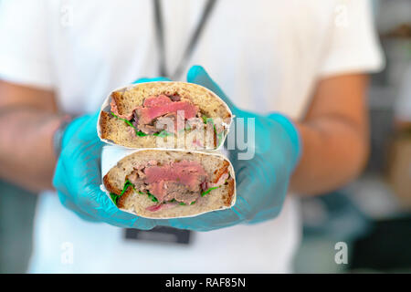 Sandwich delizioso pronto per essere consumato Foto Stock