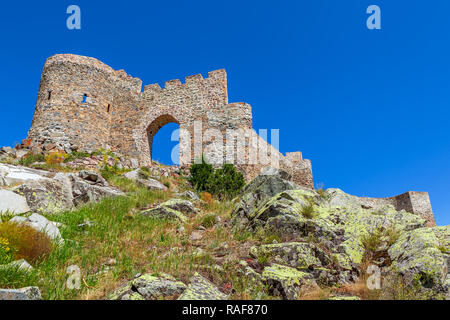 Kov castello è situato entro i confini del villaggio Esenyurt di Gümüşhane - Turchia. Nel 1361, si vocifera che da III. Alexios, è stato realizzato per re Foto Stock